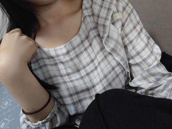 私服…?